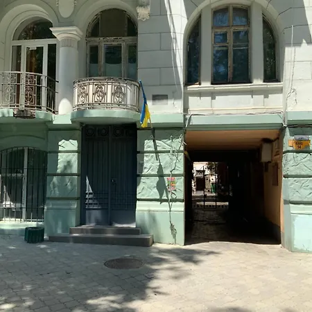 Apartment український театр 2-х кімнатні Odesa
